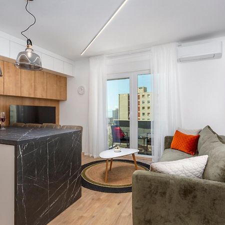 Brand New Apartment Close To The Beach, City Center And University Of Rijeka - Apartment Karlo Bagian luar foto