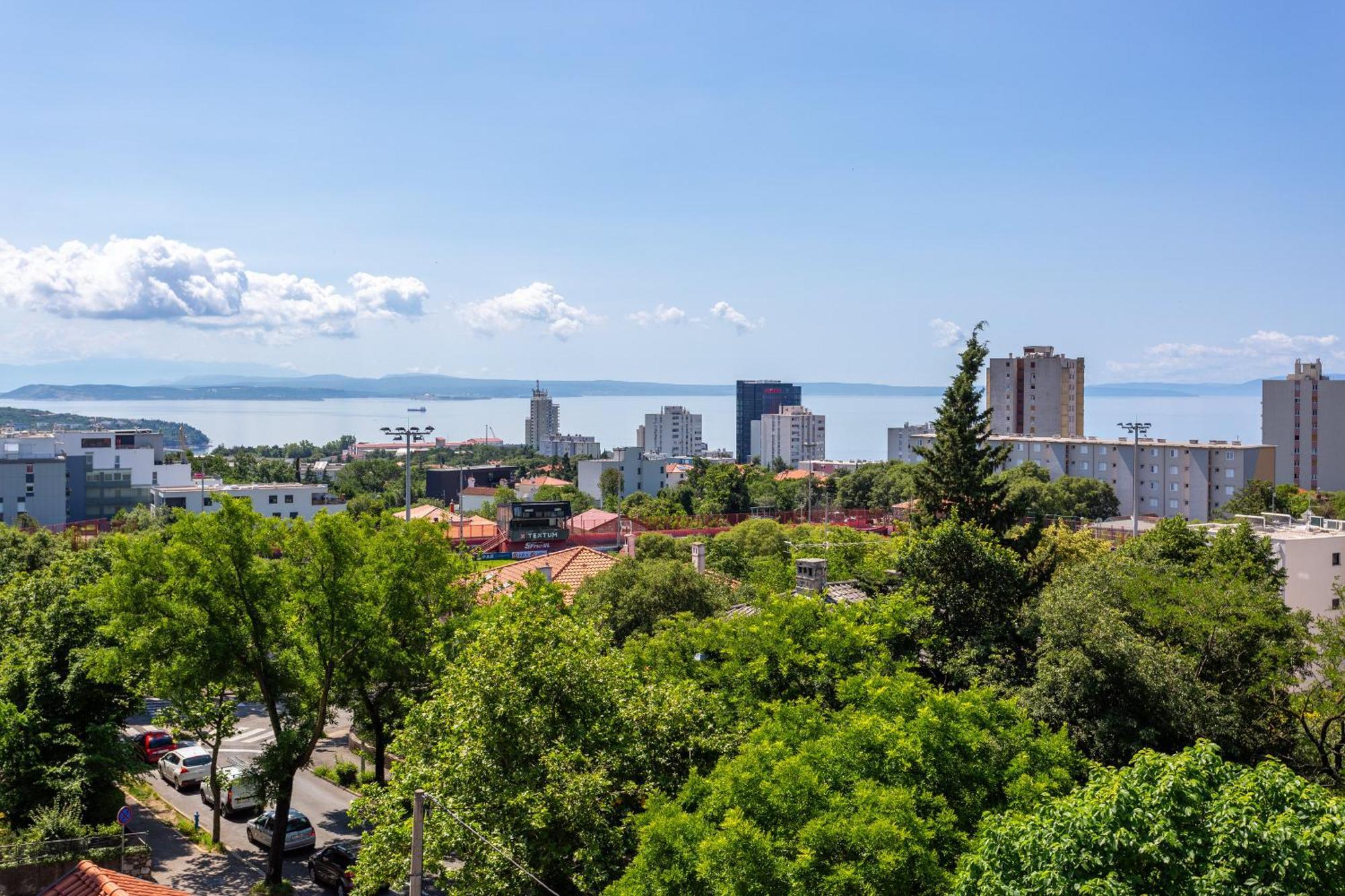 Brand New Apartment Close To The Beach, City Center And University Of Rijeka - Apartment Karlo Bagian luar foto